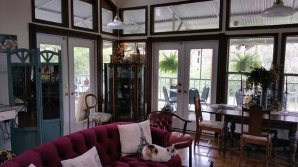 Palestine Vacations - Fig Tree Manor - Property Image 3
