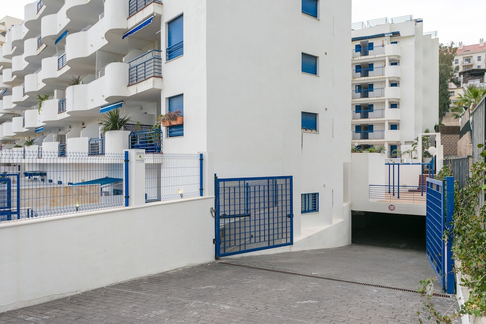 Near to the beach and PARKING Torrealmadena Los Patos 100