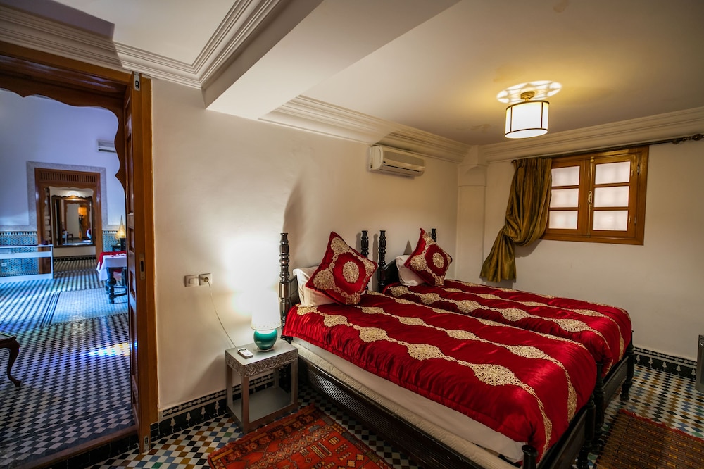 Room in B&B - Riad Authentic Palace & Spa - Royale Suite Al Cazar