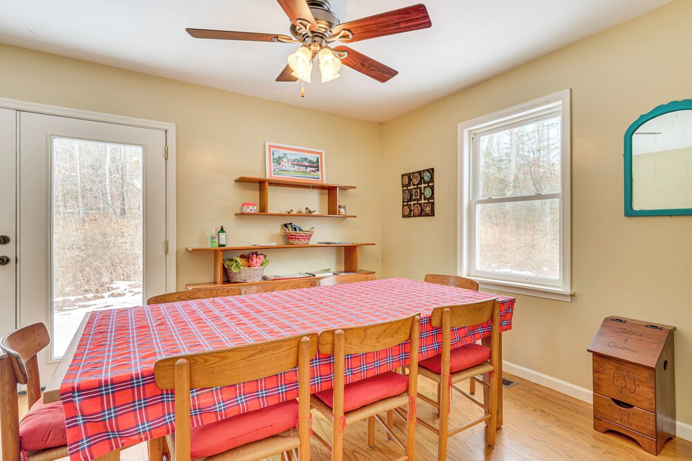 Family Home w/ Game Room & Decks in Etlan!