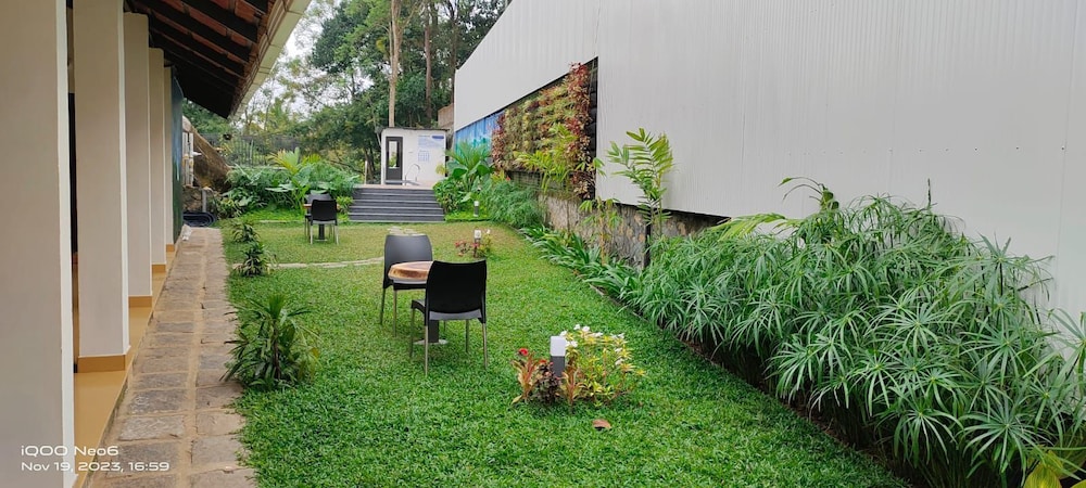 Holidays Garden Resort