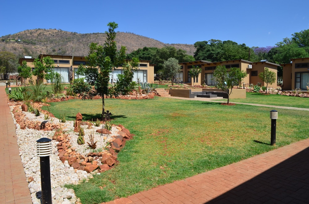 Manor Hills Guest Lodge