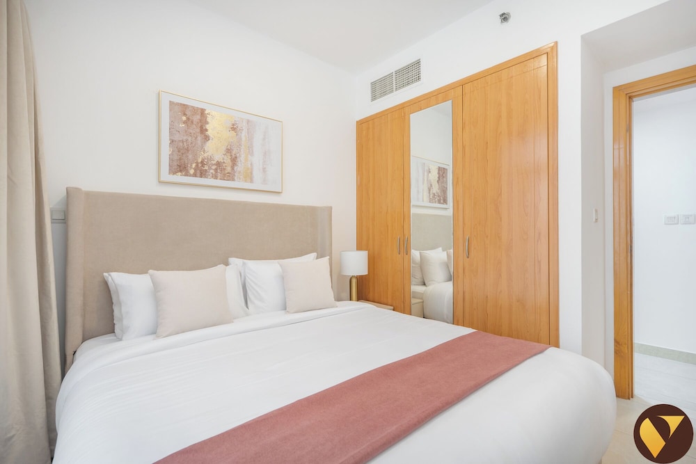 Luxury Stay in JLT Near Metro & JBR