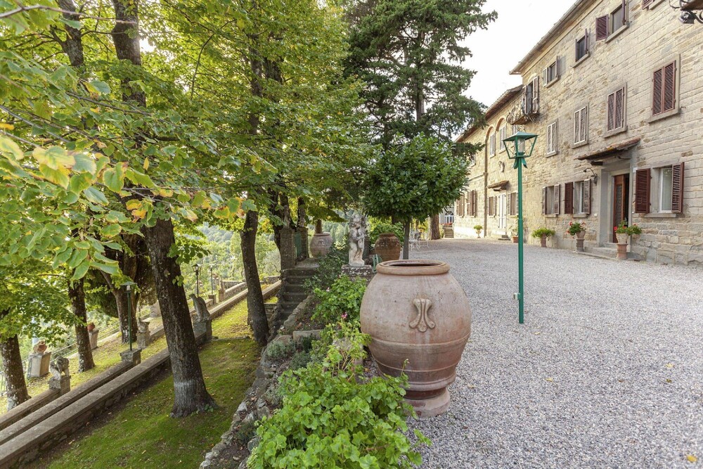 Belvilla by OYO Villa Torreone