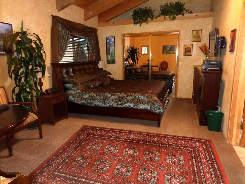 Evergreen Haus