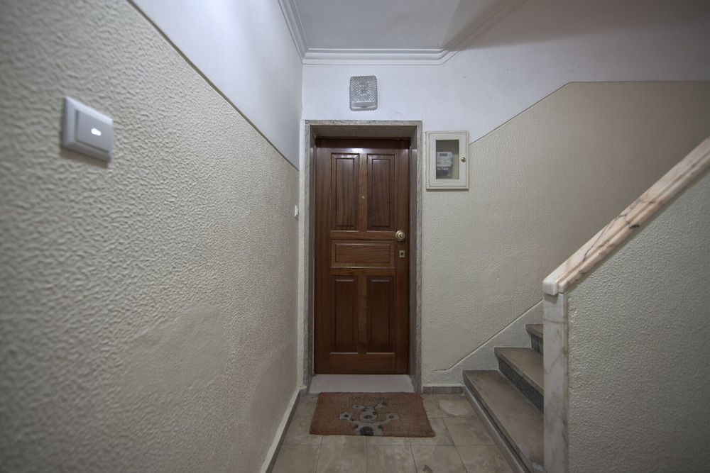 Jamor Terrace by Homing