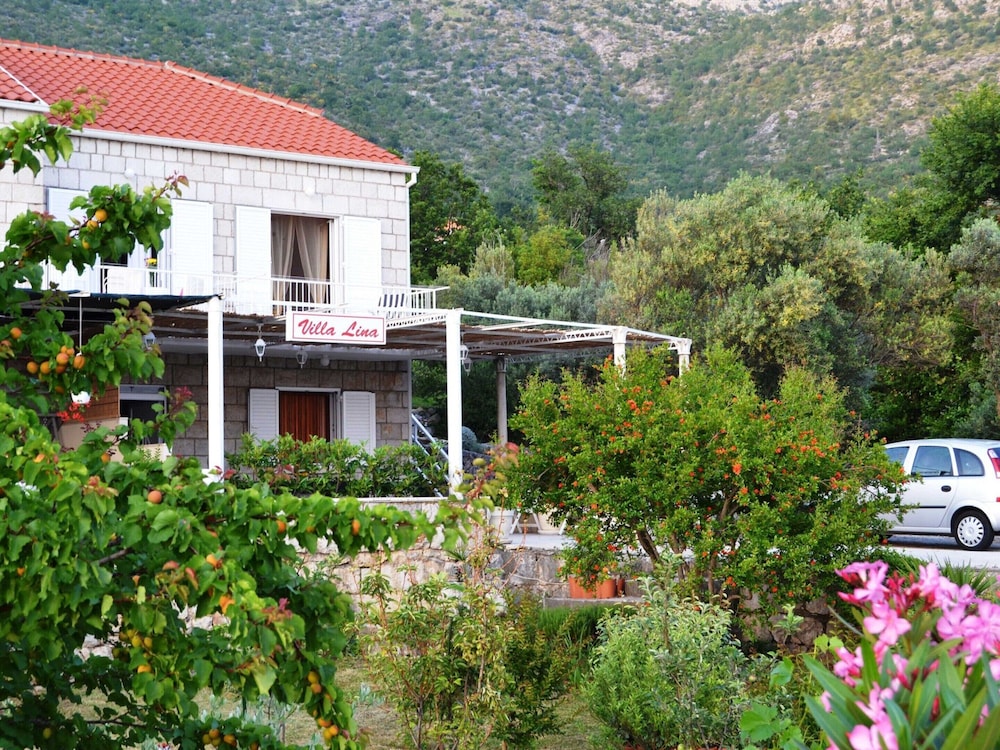 Apartments Lina - Two Bedroom Apartment With Terrace