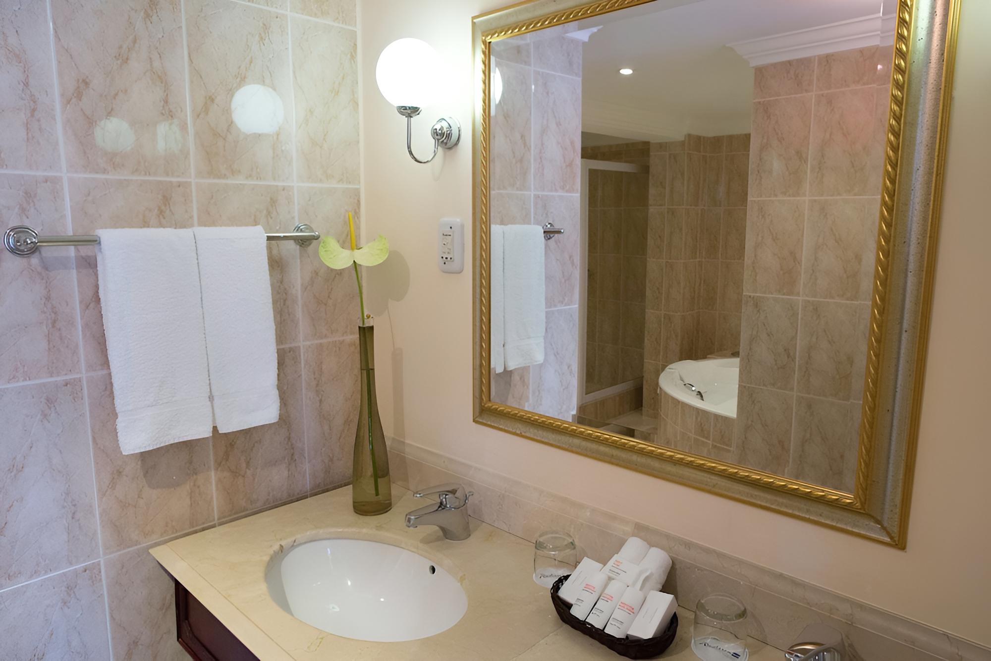 Radisson Blu Le Vendome Hotel view 5