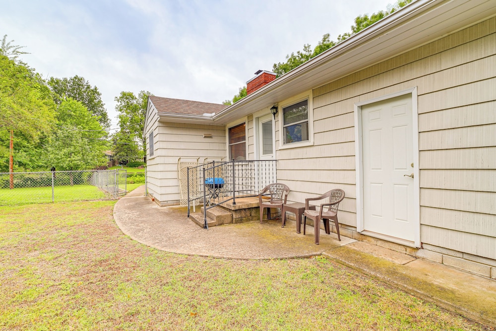 6 Mi to Dtwn: Waterfront Home in Tulsa!