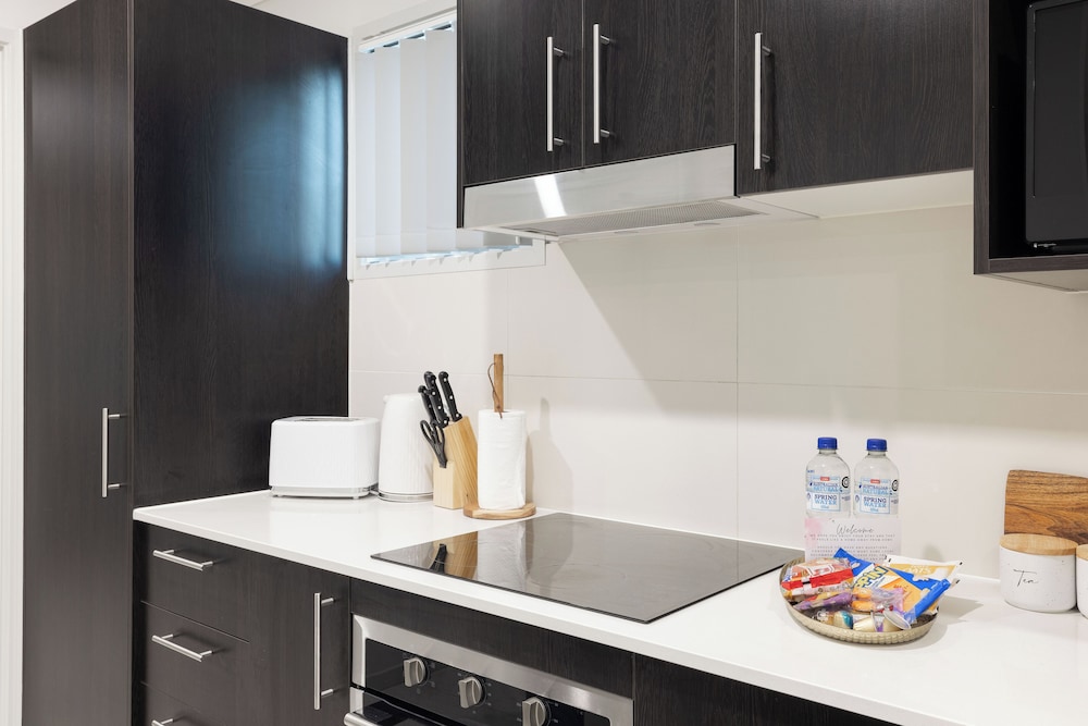 Smart Suites Self Check-in Apartments - 35A Freney