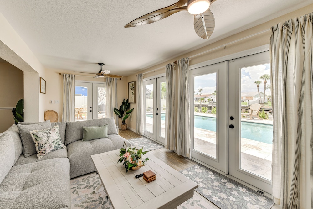 Private Pool w/ Canal Views: Apollo Beach Getaway