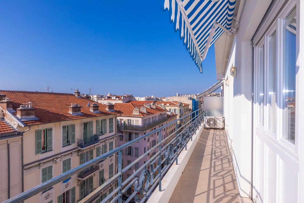 Rooftop At Palais De La Buffa