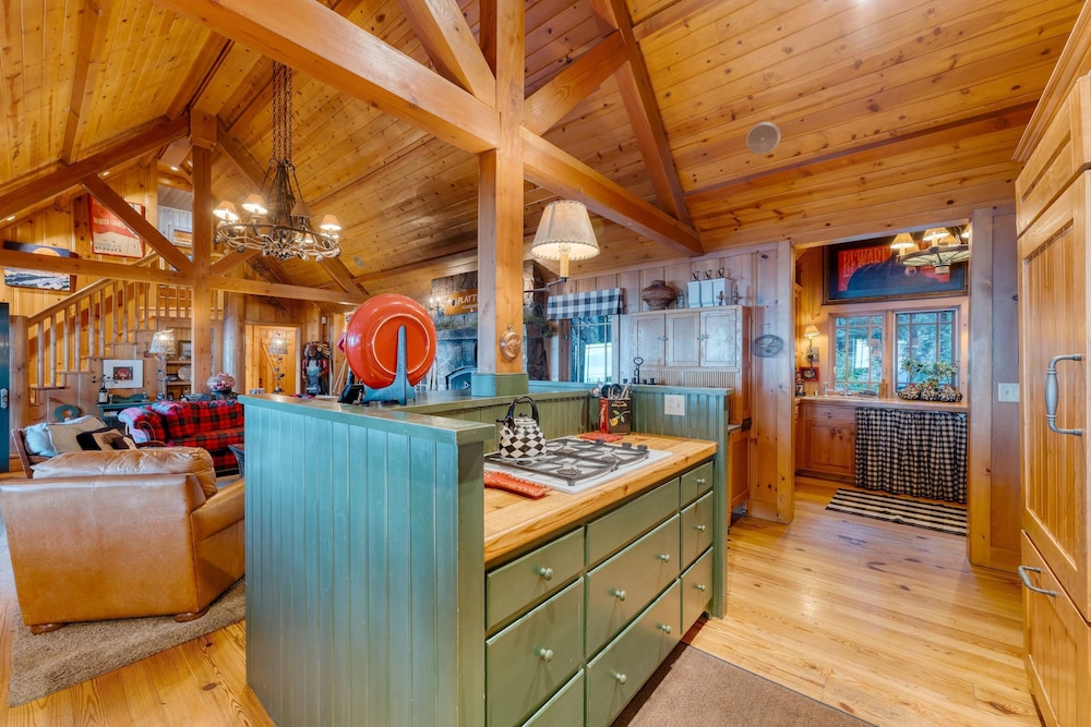 Homewood Lakefront by Avantstay Private Beach Lake Access Views