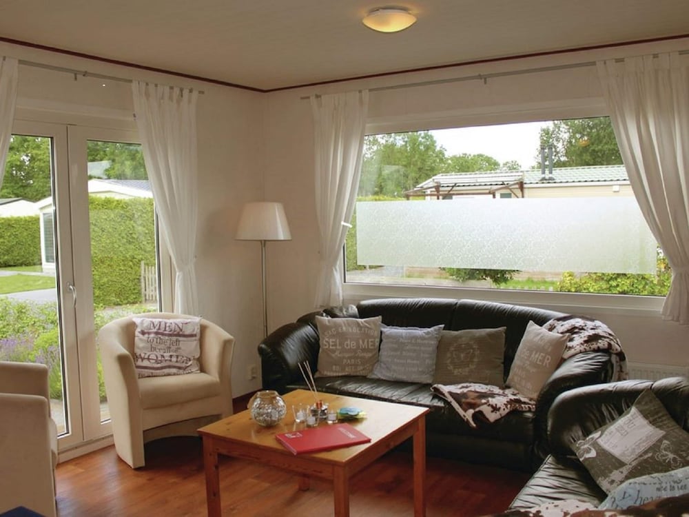 Tidy Chalet with Microwave near Wadden Sea view 2