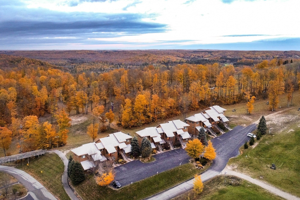 Chanticleer Guest House