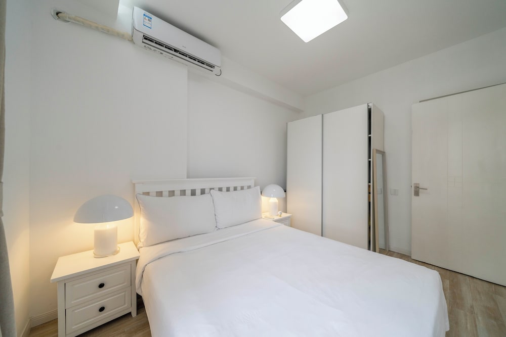 Tyms 4BR 2BA APT TianShan Changning