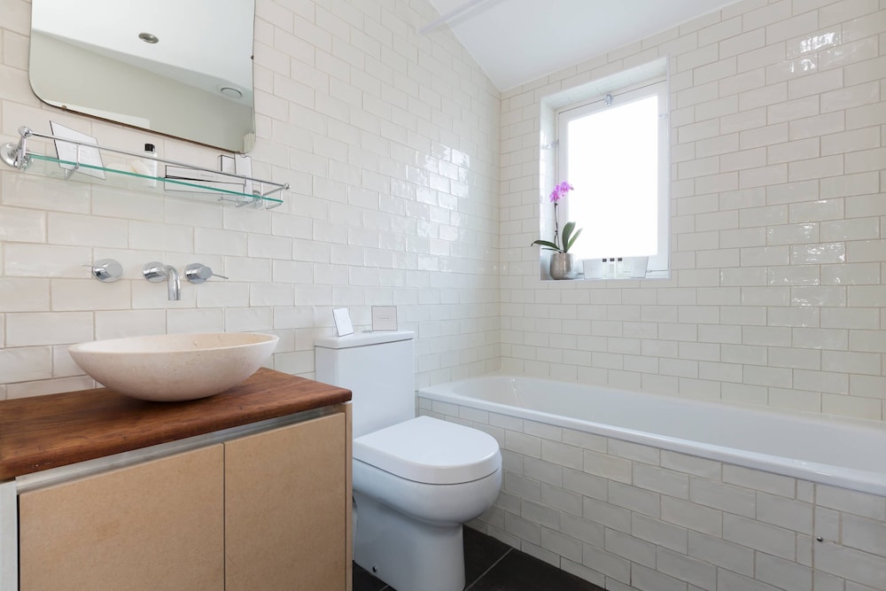 Ardilaun Road by Onefinestay