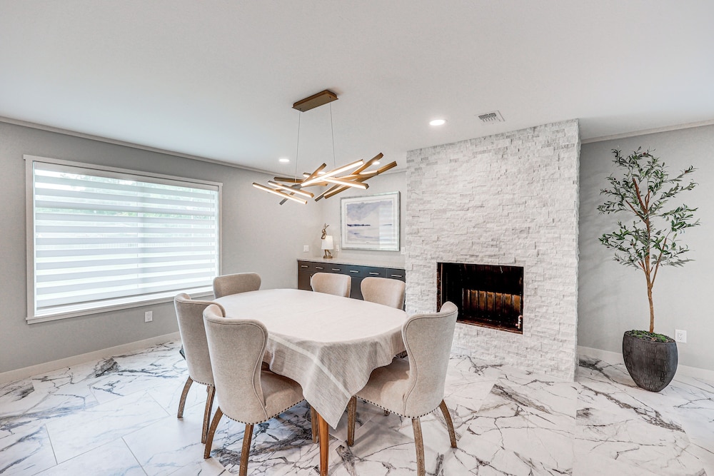 < 1 Mi to Sau: Newly Renovated Home w/ Yard!