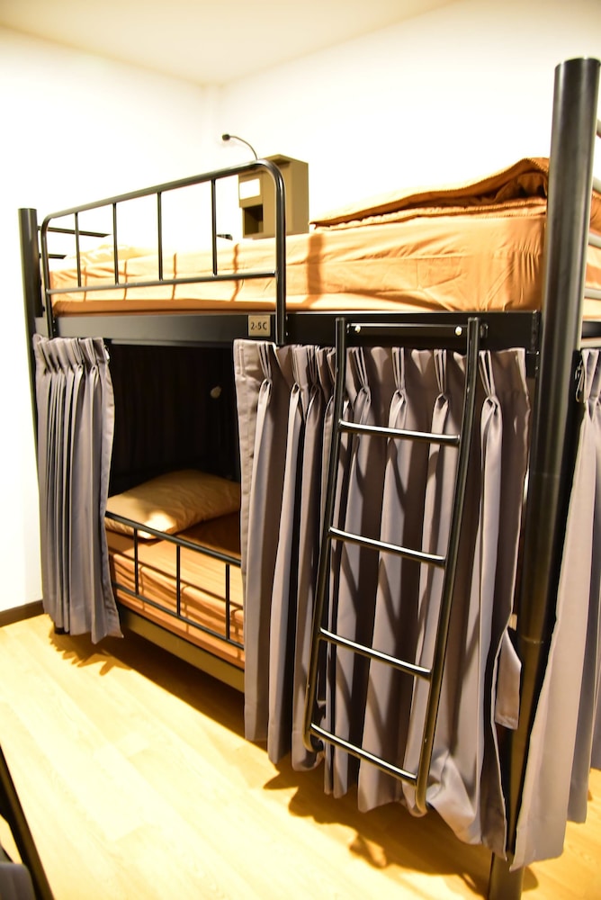 Inn Trog And Inn Soi - Hostel - Adults Only