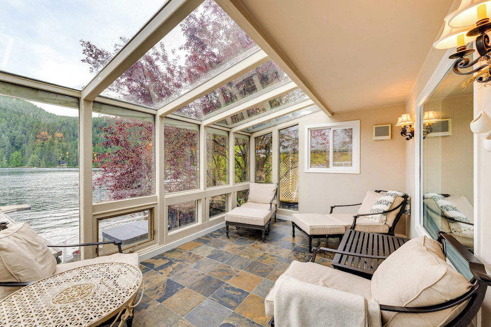 Waterfront Home on Lake Samish w/ Hot Tub & Dock!