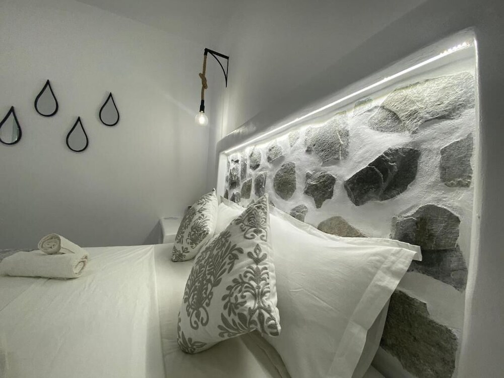 Stone House Agia Anna Naxos