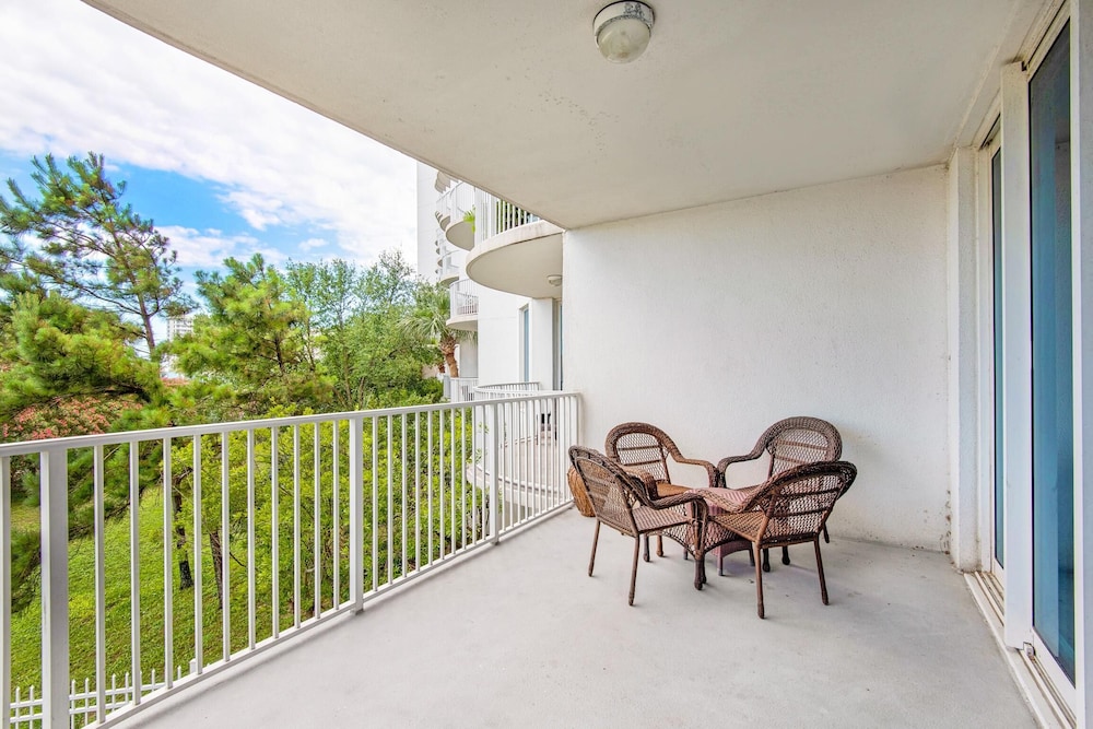 Palms Resort #1202 Full 2 Bedroom