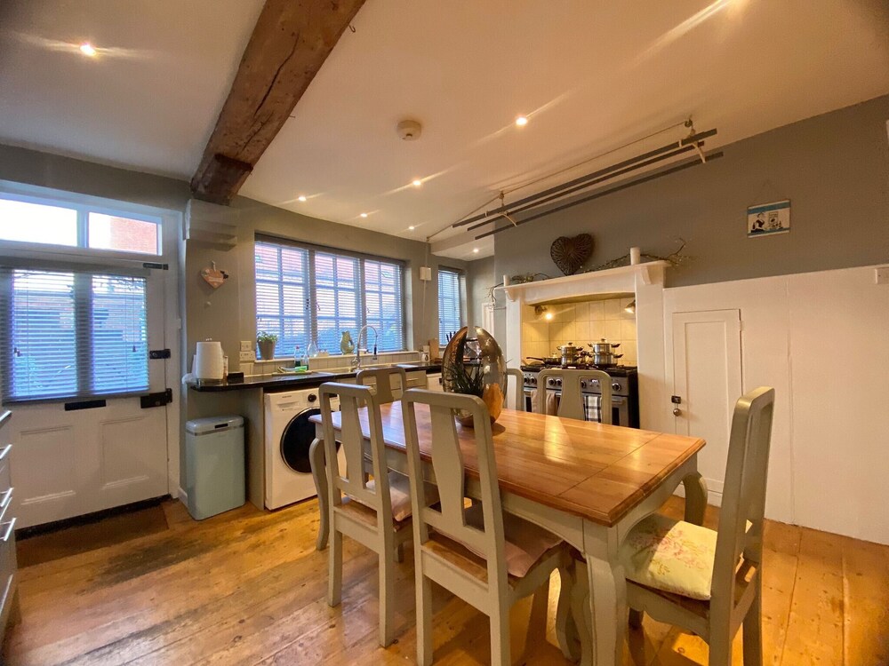 17th Century Coach House - Pet & Family Friendly