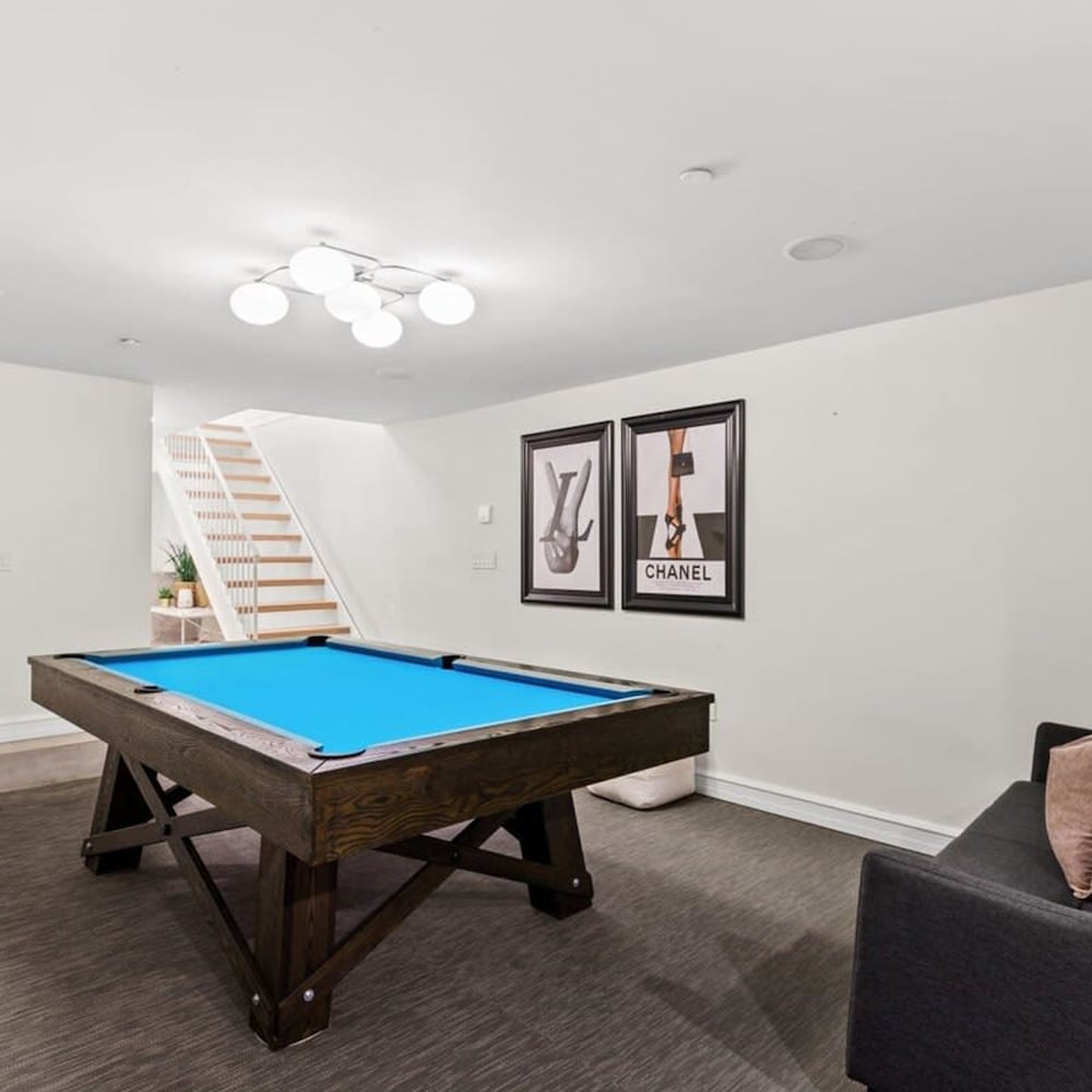 Riverside by Rove Travel 7BR Modern Townhouse