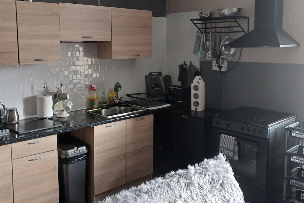Seaview 2 Bedroom Apartment Sleeps 4