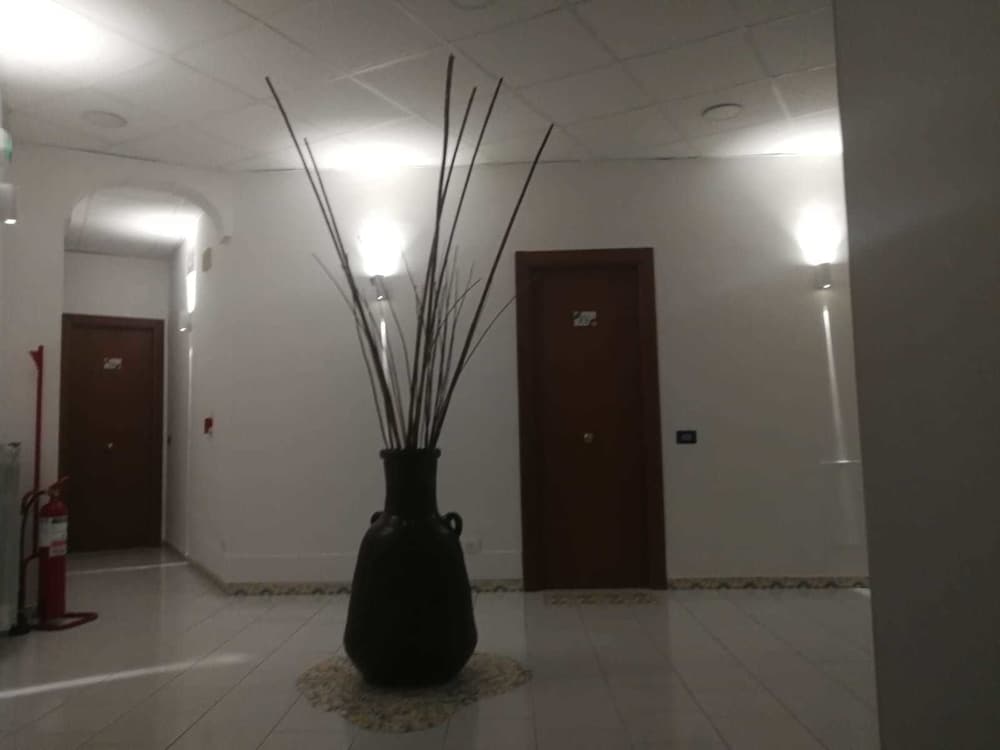 Lobby & Reception