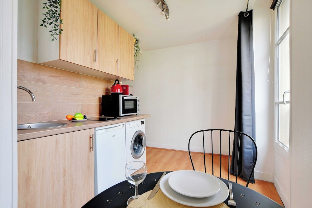 Studio in the Heart of the Marais !