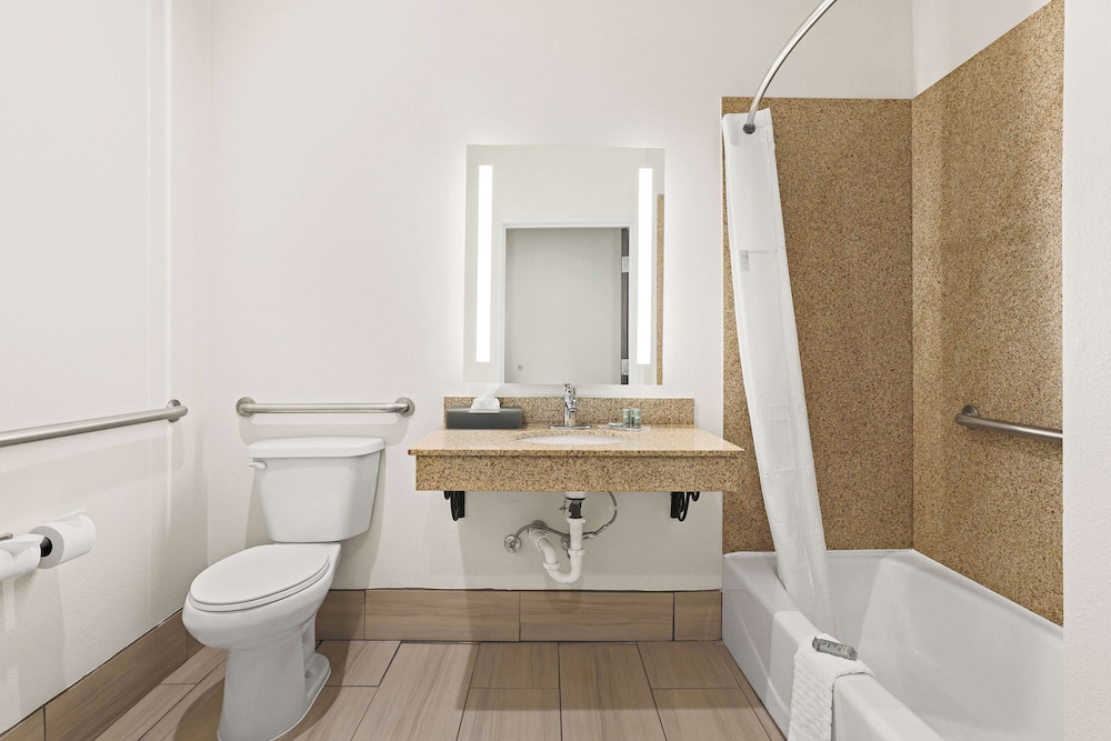 Best Western Iowa/Lake Charles East - Property Image 12