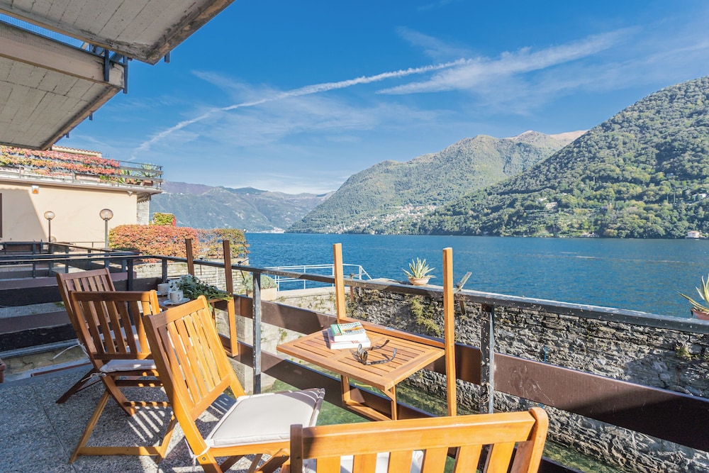 Your Private Harbour Nearby George Clooney by Rent all Como