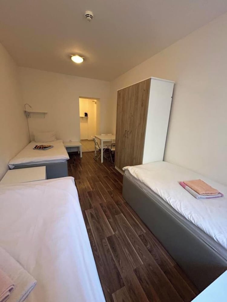2-Rent Group Hostel Apartments SEN14