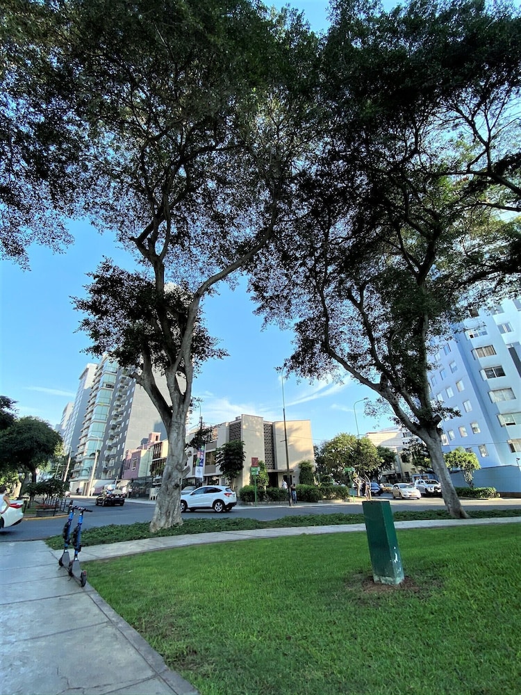 Private Modern Apartment in Pardo - Miraflores