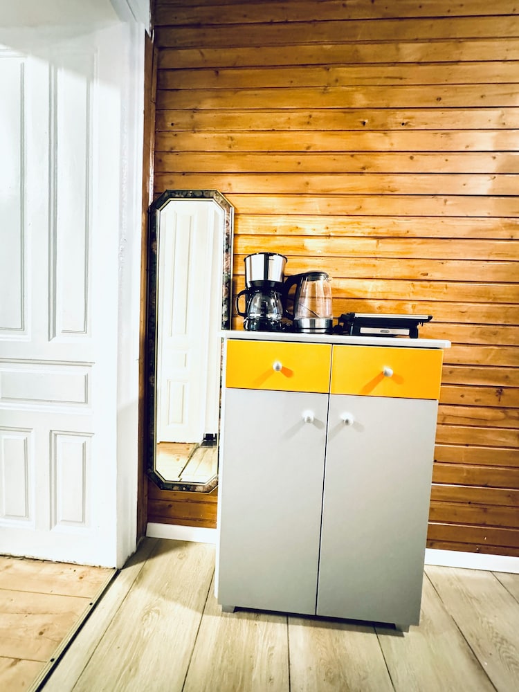 Comfy Studio Apt Near FAC Platz