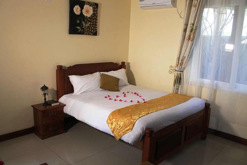 Oluwa Seun Beach Cottages view 5