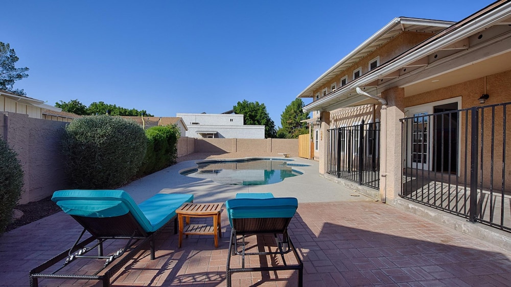 Fairfield in Mesa With 4 Bedrooms and 3 Bathrooms
