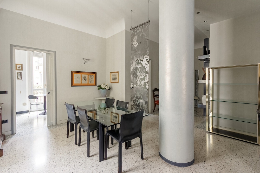 Elegant Apartment Near Duomo