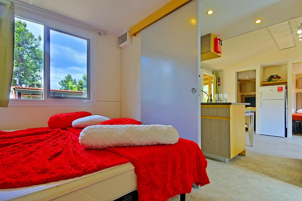 Camping Adria Mobile Homes Lanterna view 5