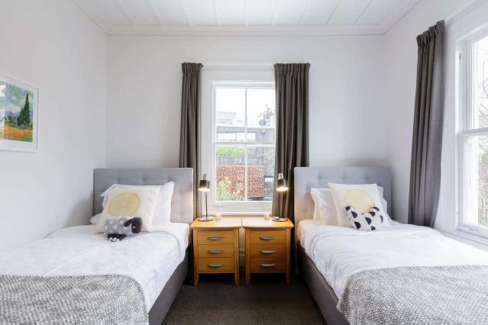 Light-filled Renovated Villa, Walk to Ponsonby Road view 4