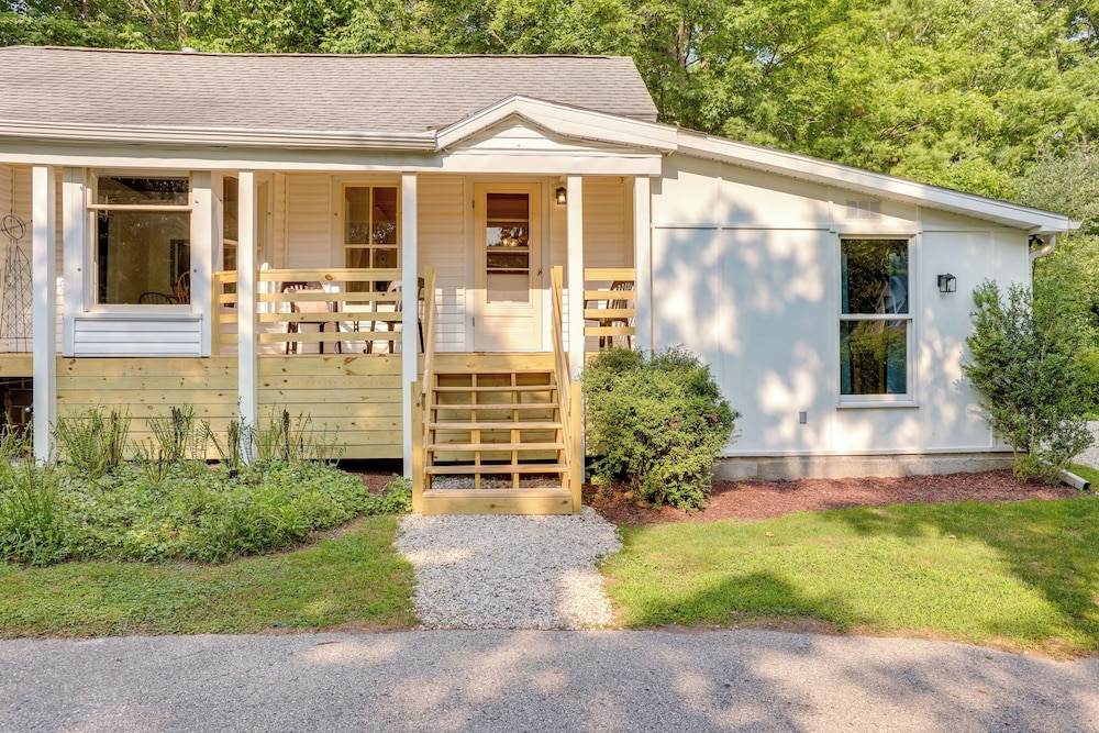 1/2 Mi to Dtwn Frankfort: 'fernhaven' Home w/ Yard