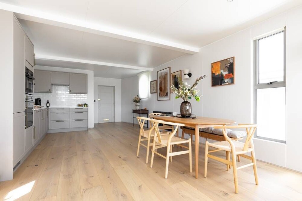Cheyne Walk Houseboat by Onefinestay