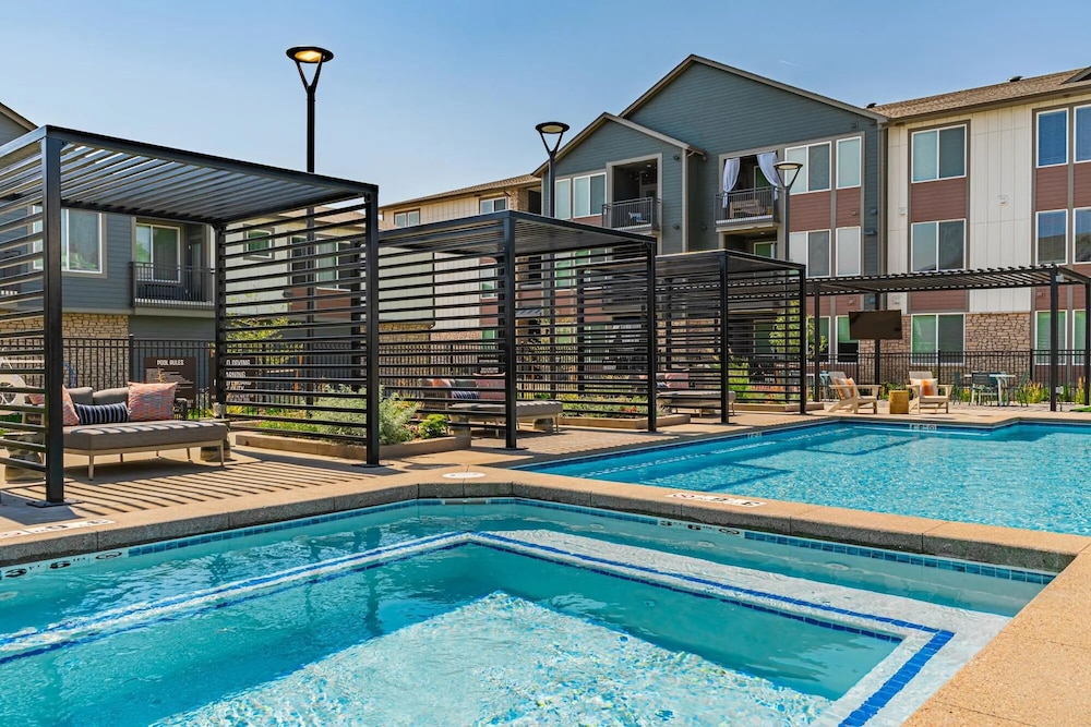 Landing Apartments Denver - Firestone