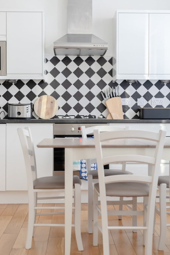 Stylishly Snug 1BD Flat, Camden Town!