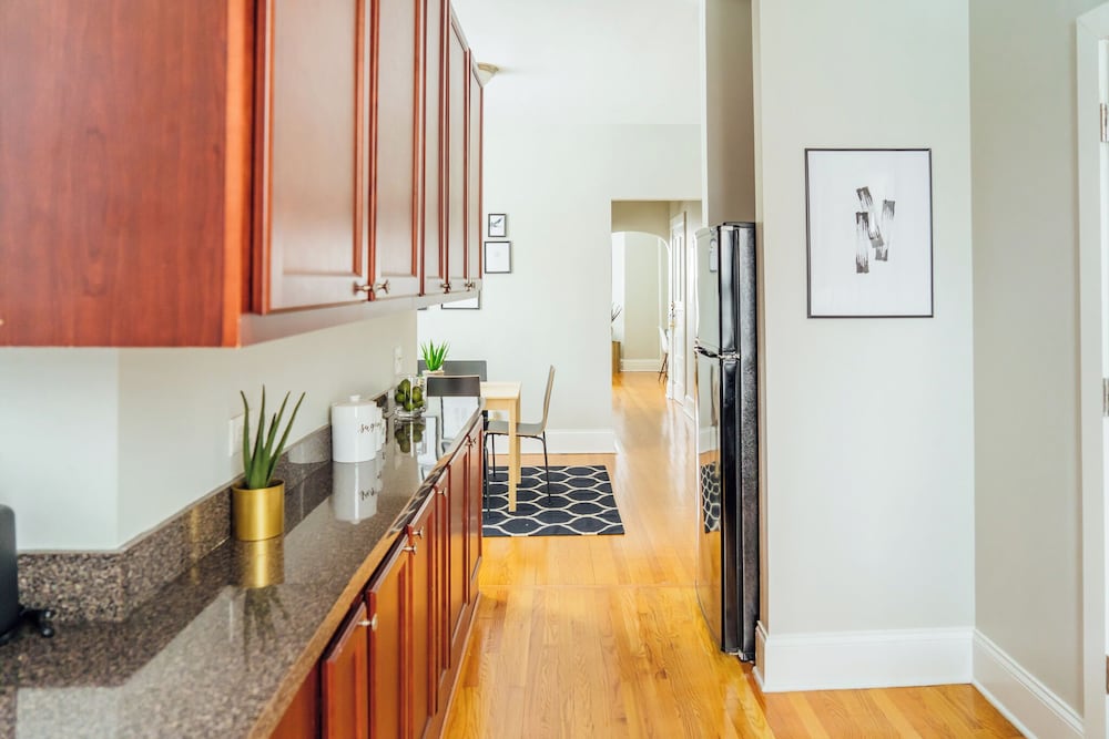 2BR Apt Furnished - Grace 11-1