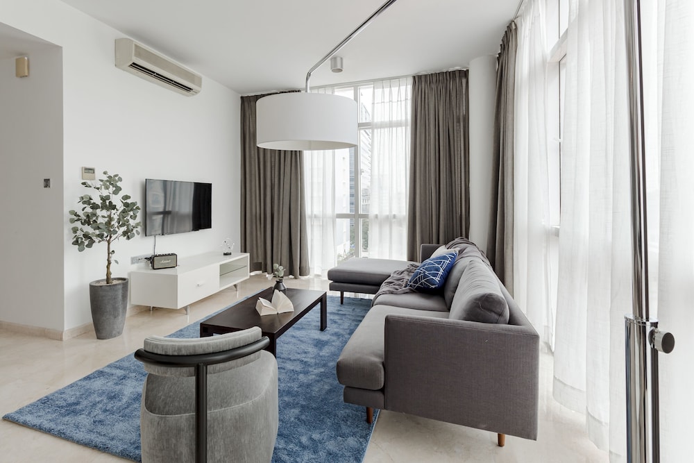 Blue Arch Suites - The Notre Dame Saigon
