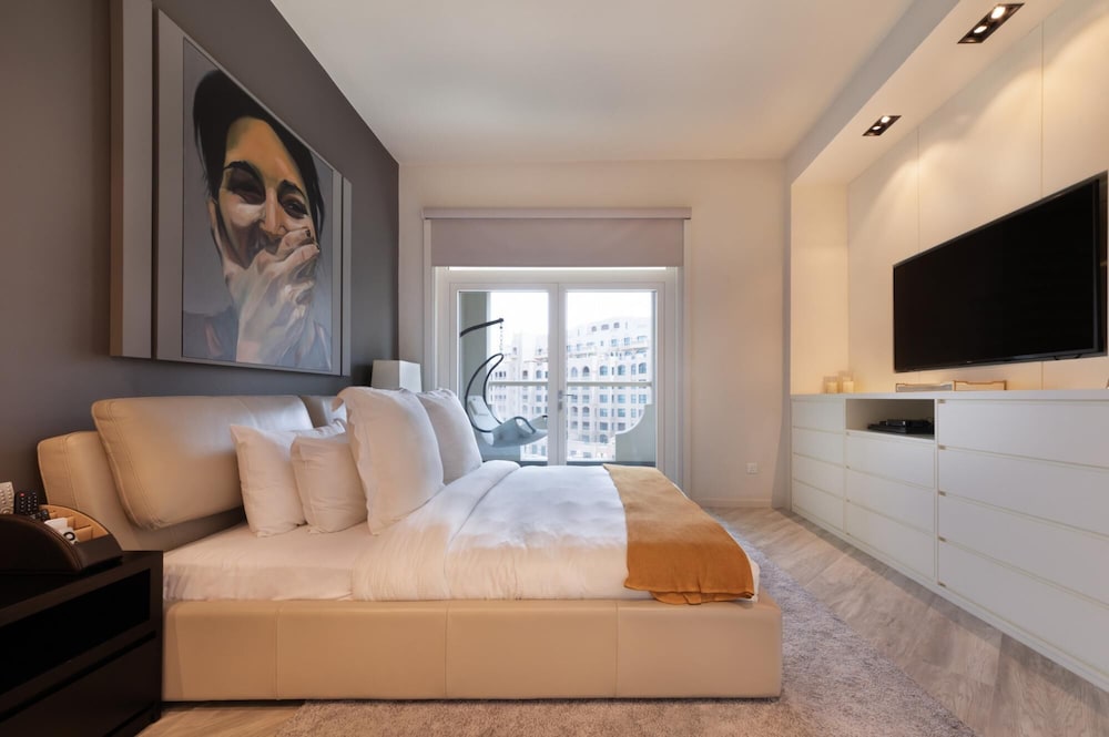 Luxurious 2 Bed Apt on Palm Jumeirah