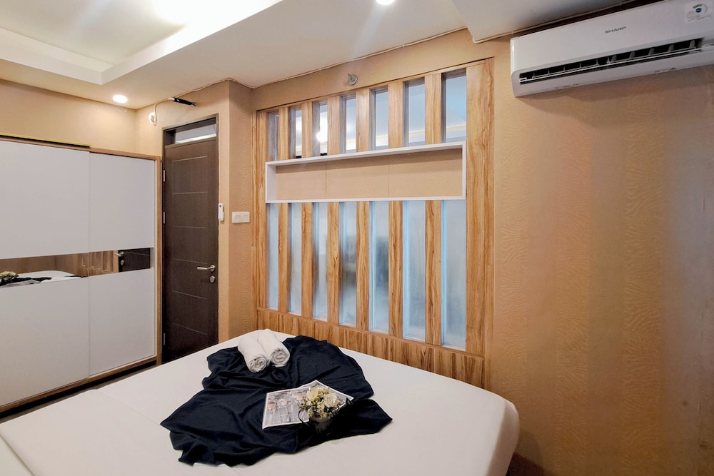 Wooden Accent 2Br At Mekarwangi Square Cibaduyut Apartment