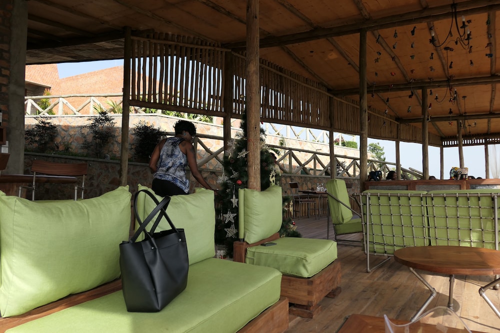 Buvi Lodge